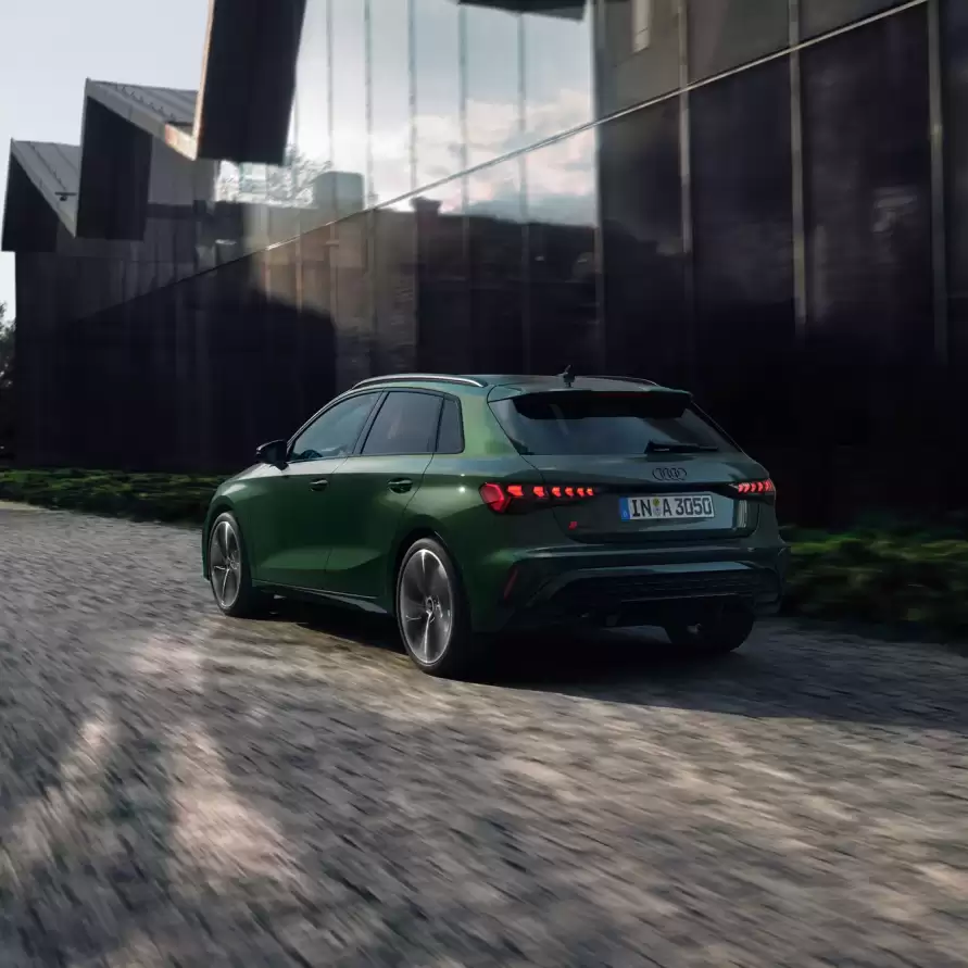 Audi A3 Sportback exterior de atras tres cuartos