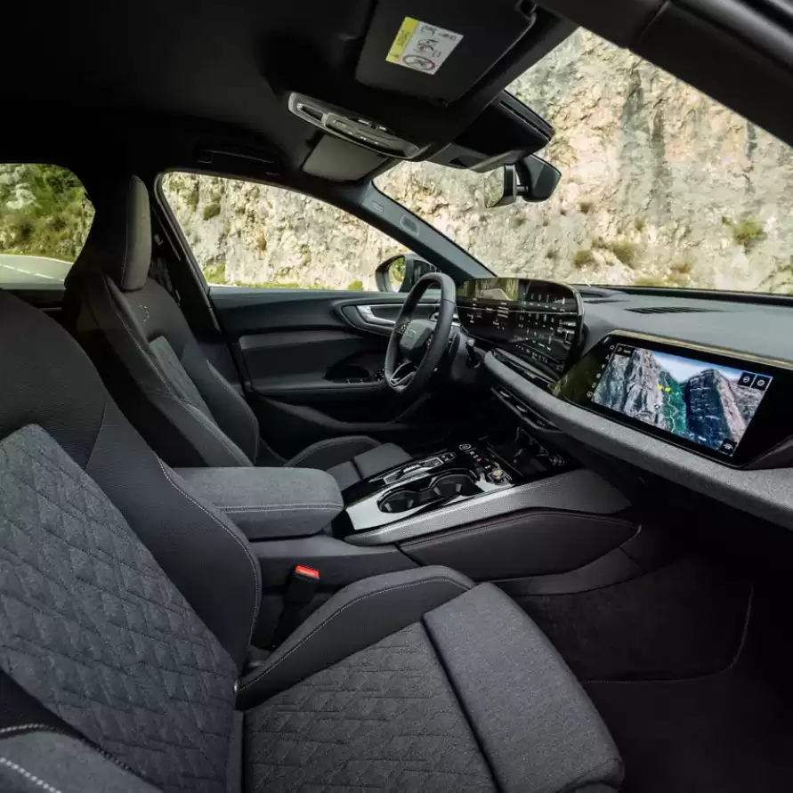 Audi A5 sedan interior consola central